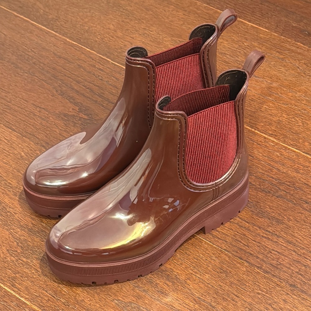 Forever Women’s Maroon Rain Boots Size 9